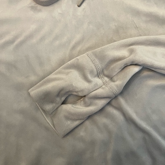 Offline by Aerie Cropped Velour Hoodie Size M - Picture 3 of 6